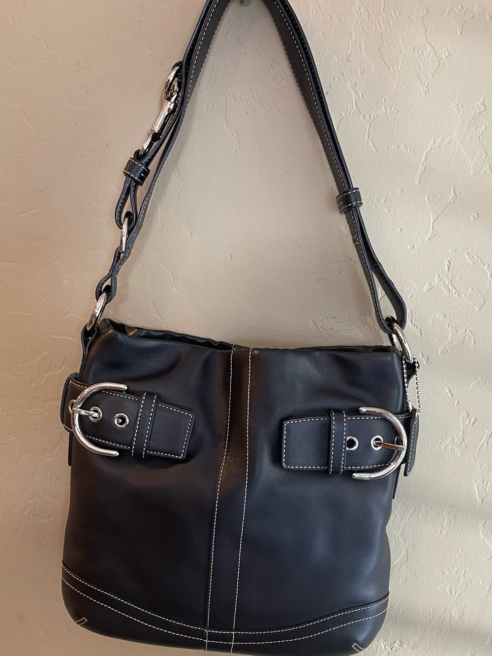 Coach Black leather soho slim duffle Shoulder Bag Silver Buckle Details y2k